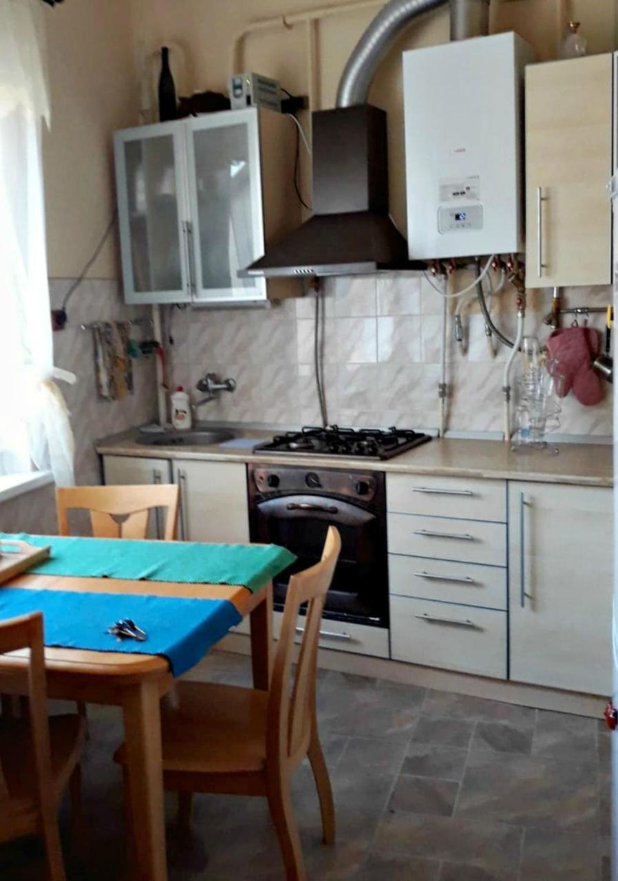 Apartment In The Historical City Center Chernivtsi Exterior foto