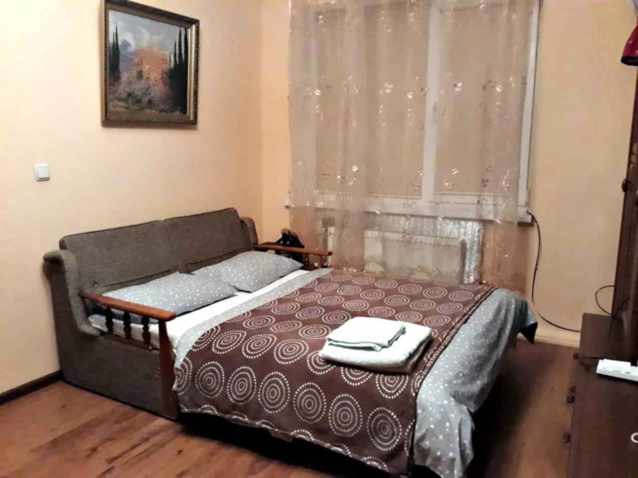 Apartment In The Historical City Center Chernivtsi Exterior foto